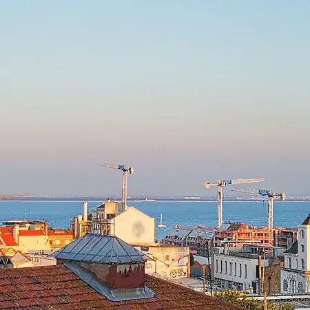 Comfortable Furnished Bedroom In Central With Ac And Wifi * Lisboa